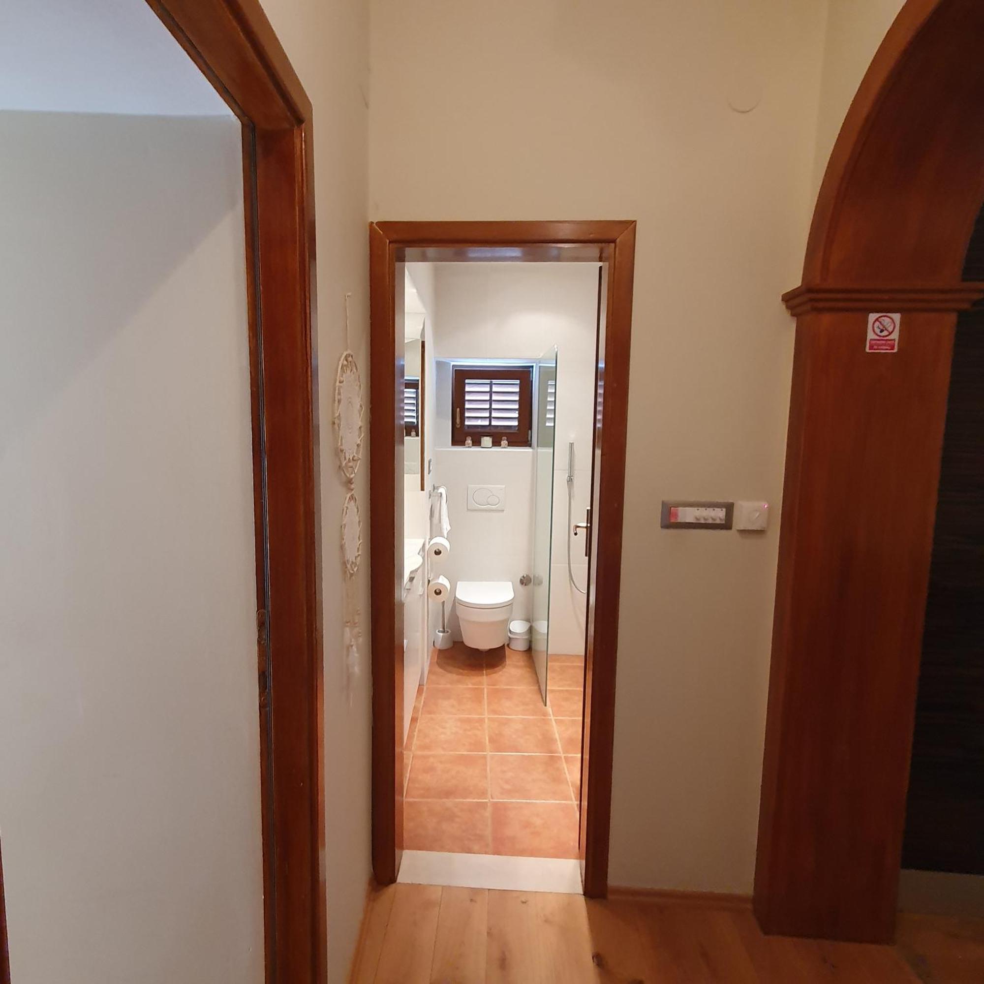 Apartman Neda Jablanac Exteriör bild